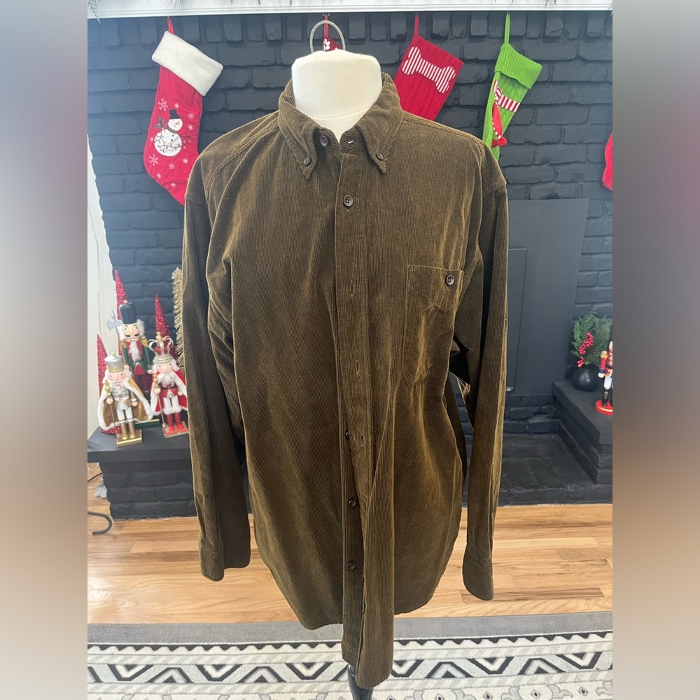 Basic options Men’s corduroy button down in olive green